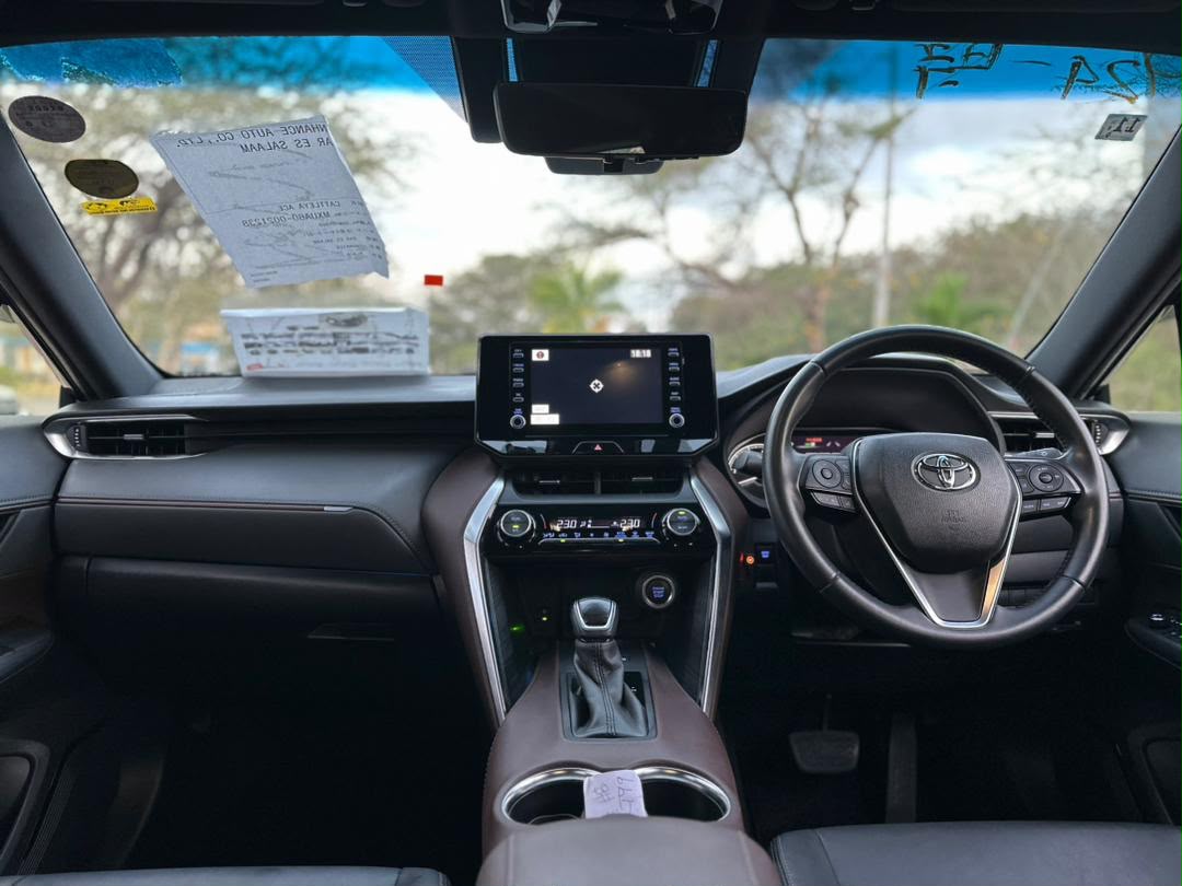 Toyota Harrier thumbnail 4